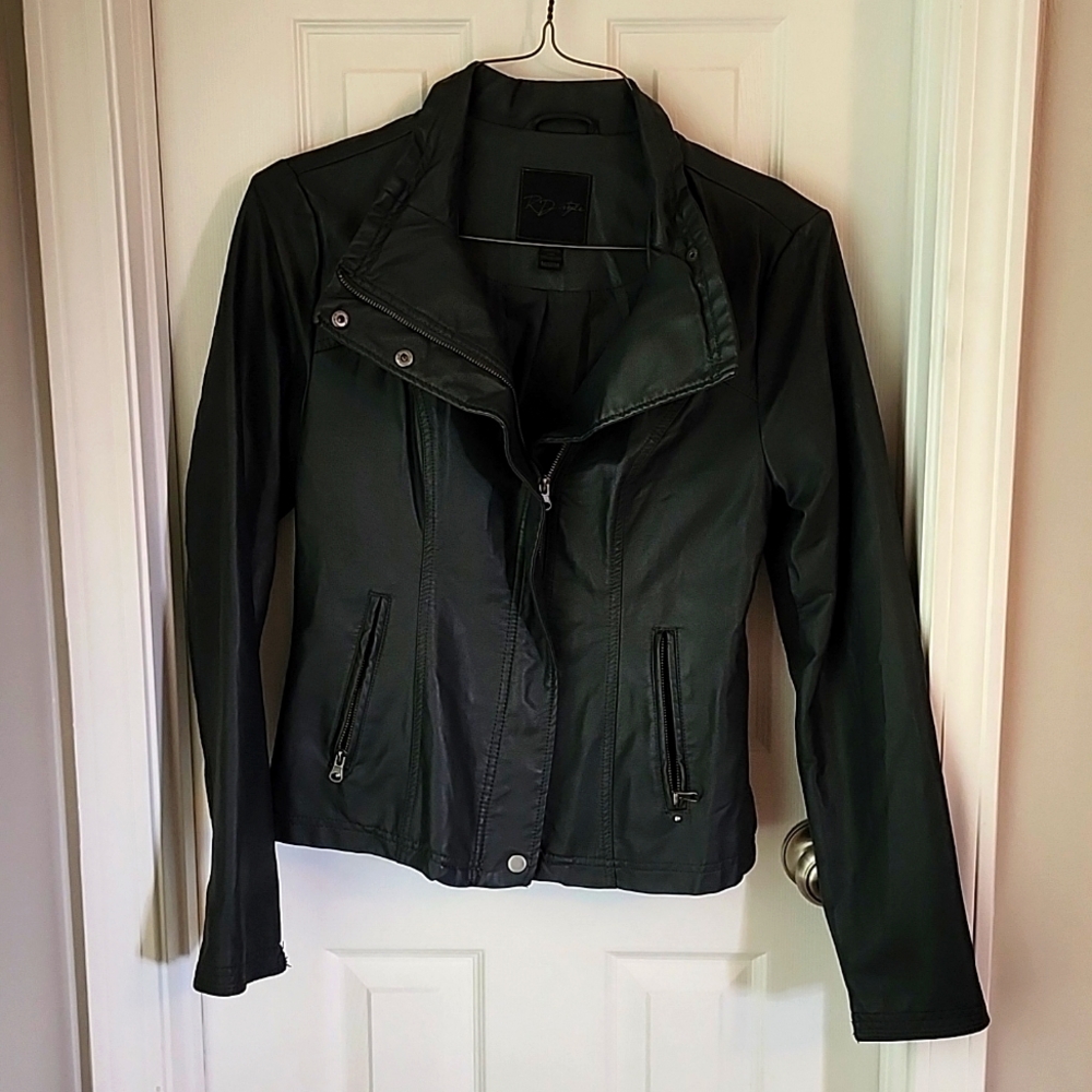 Women's R D Style Black Leather Look Tapered Jacket Size M  NWOT